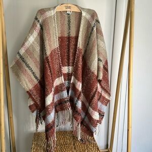 Lauren Conrad cape sweater‎ 
One-size-fits-all